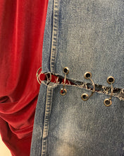 Muestra de falda de anillo con ojal transformada