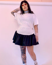 Vestido reciclado con dobladillo de burbujas y aberturas fruncidas