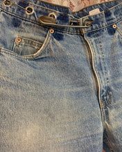 Jorts con imperdibles Levis reciclados