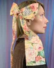 Grommet bow barrette