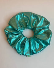 Lamé jumbo scrunchie
