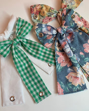 Grommet bow barrette