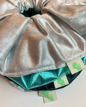 Lamé jumbo scrunchie