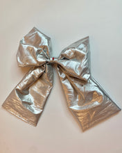 Bow barrette