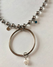 Collar con cadena de bolas y perlas con junta tórica