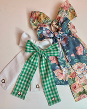 Grommet bow barrette