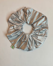 Lamé jumbo scrunchie