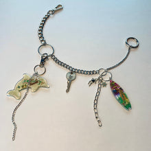 Souvenir charm chain- assorted