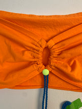 Top halter de chatarra personalizado hecho a mano