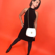 Vestido corto halter de terciopelo