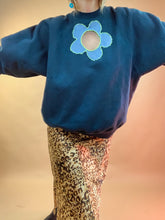 Sudadera de flores de chatarra de vinilo