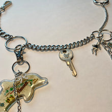Souvenir charm chain- assorted