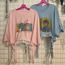 Camiseta de liga de encaje upcyled personalizada