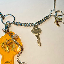 Souvenir charm chain- assorted