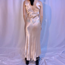 vestido lencero de seda de los años 40