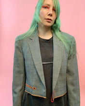 Blazer con imperdible recortado personalizado