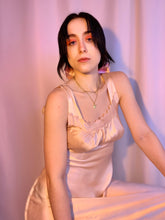 vestido lencero de seda de los años 40