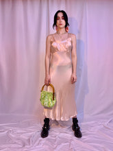 vestido lencero de seda de los años 40