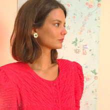 Vestido de novia con volantes fruncidos