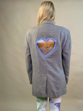 Americana con corte de corazón + imperdible