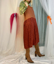 Vestido plisado sedoso terracota