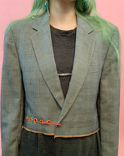 Blazer con imperdible recortado personalizado
