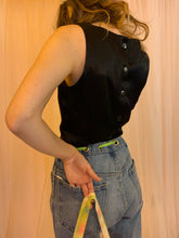 Blusa de conchas de raso