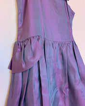 Vestido rufe rosetones tafetán lila