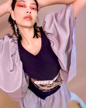 Vestido de yugo plateado hecho a mano