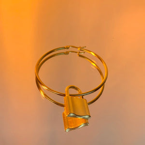 Single lock hoop