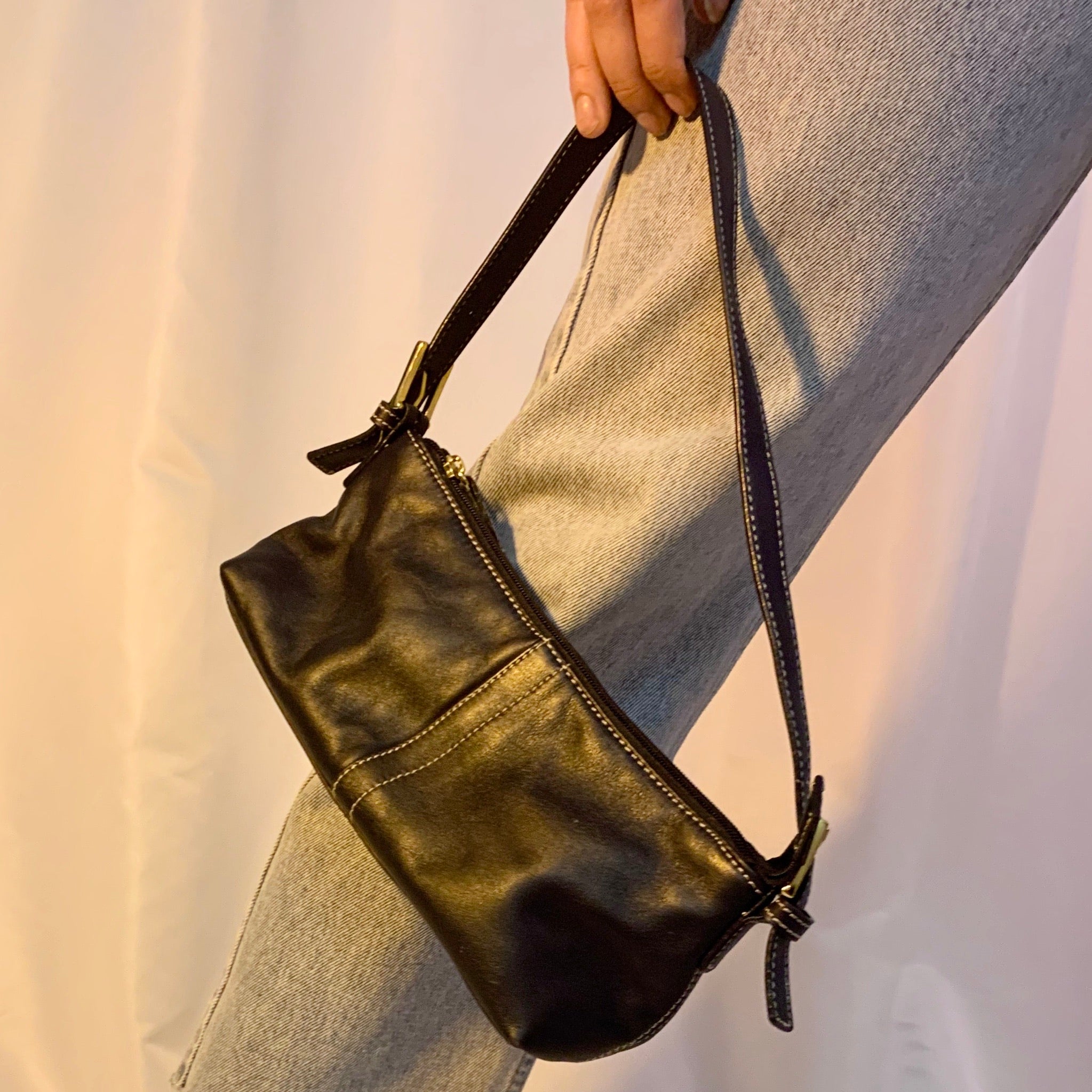 Baguette bag DIY, Sewing 90s style bag, faux leather bag sewing tutorial,  Craft video, Anita Benko - YouTube