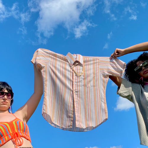 Camisa con cuello de cadena reciclada