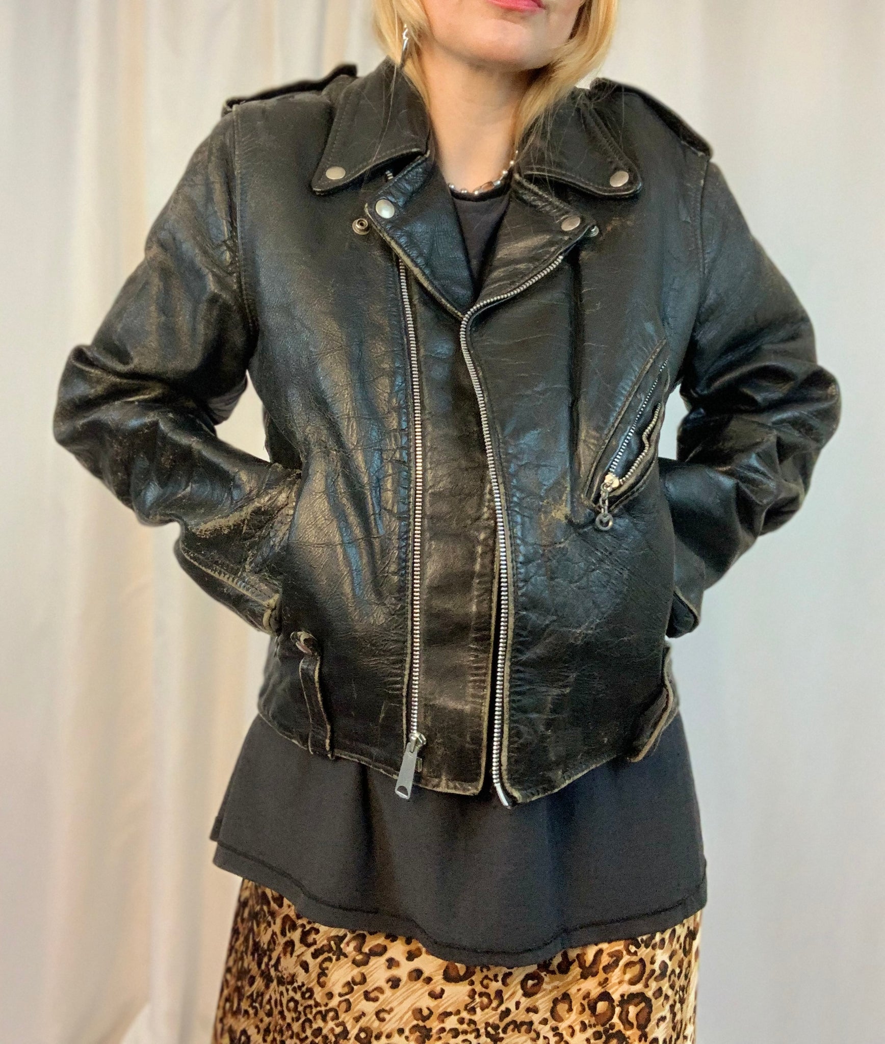 Chaqueta De Cuero De Moto Retro En Blanco Y Negro | Mode Vintage