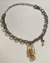 Lock and freshwater pearl necklace