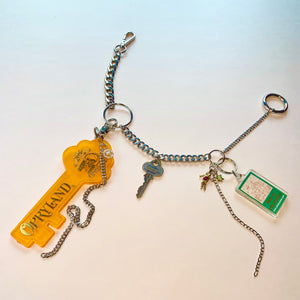 Souvenir charm chain- assorted