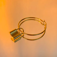 Single lock hoop