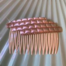 Shiny quilted comb barrette