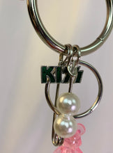 Kiss the bear keychain