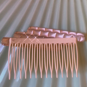 Shiny quilted comb barrette