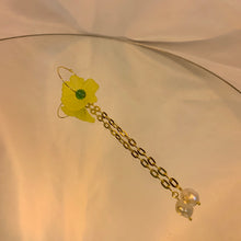 Yellow flower + freshwater pearl single earring