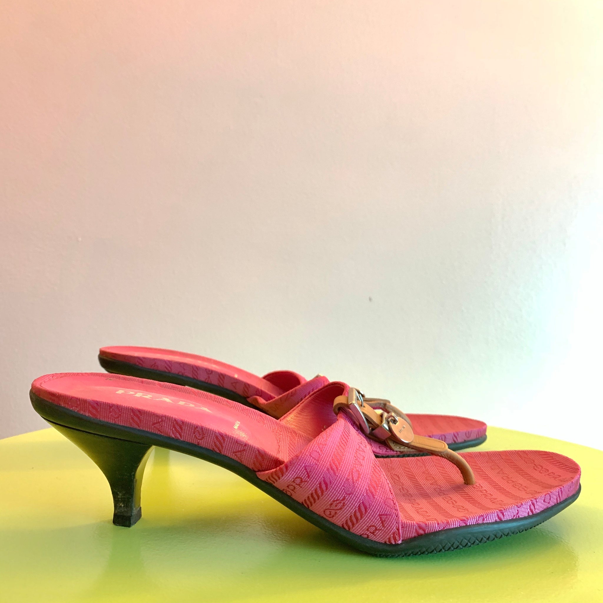 Prada thong vintage kitten heels – Shop Journal Vintage