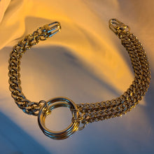 Chunky asymmetrical O-ring collar